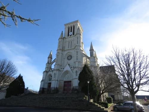 église Notre-Dame-de-la-Légion-d'honneur à Longué