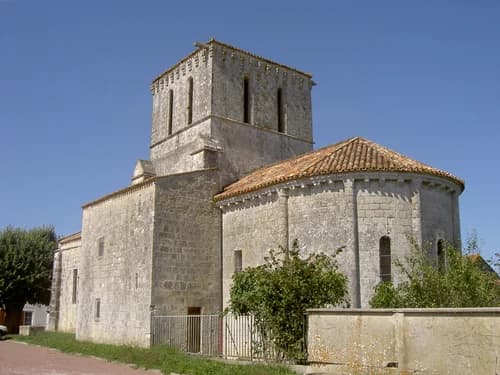 église Saint-Pierre de Lussant à Lussant