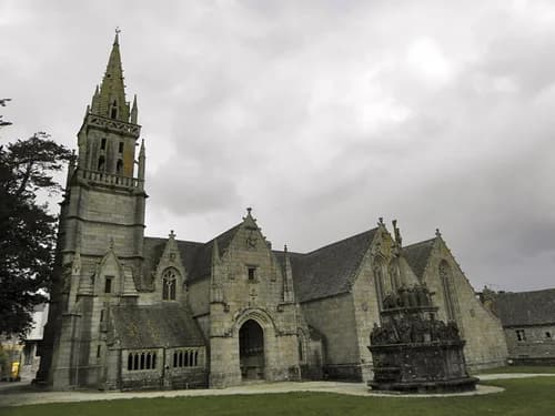 église Notre-Dame de Kergrist-Moëlou à Kergrist-Moëlou
