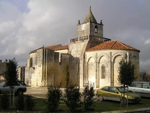 église Saint-Maxime de Saint-Même-les-Carrières à Saint-Même-les-Carrières