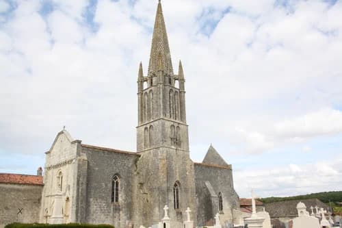 église de la Trinité de Bignay à Bignay
