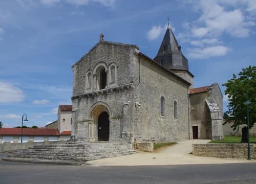 église Notre-Dame de Genouillé à Genouillé