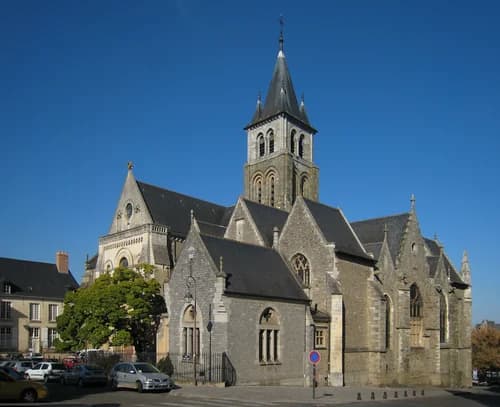 cathédrale de la Sainte-Trinité de Laval