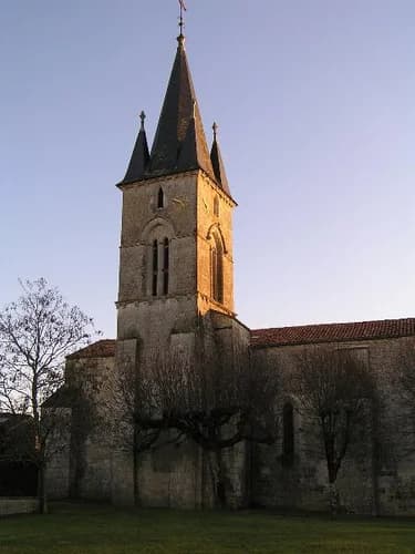 église Saint-Médard d'Asnières-la-Giraud à Asnières-la-Giraud