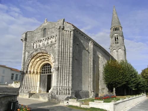 église Notre-Dame-de-l'Assomption de Fenioux à Fenioux