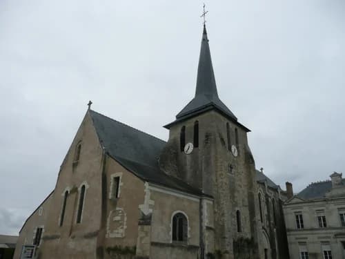 église Saint-Aubin de Seiches-sur-le-Loir à Seiches-sur-le-Loir