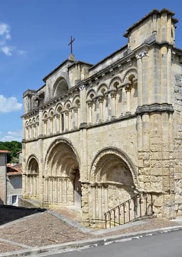 église Saint-Jacques d'Aubeterre-sur-Dronne à Aubeterre-sur-Dronne