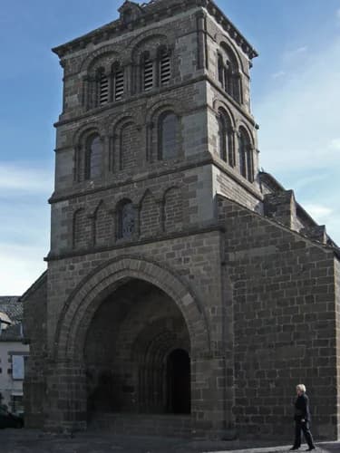 église Saint-Mathieu de Salers à Salers