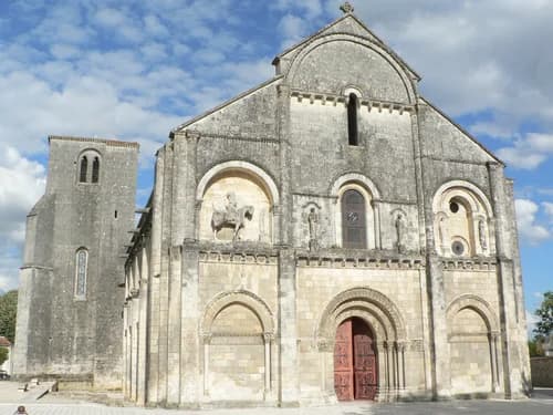 église Saint-Pierre de Châteauneuf-sur-Charente à Châteauneuf-sur-Charente
