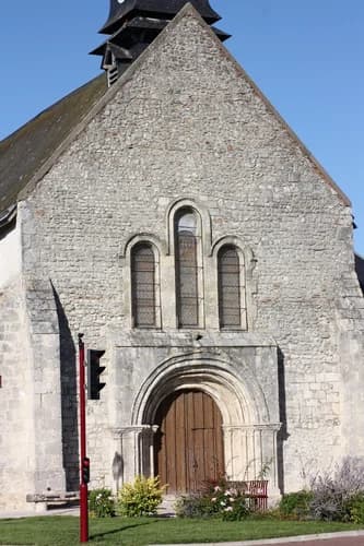 église Saint-Pierre de Jouy-le-Potier à Jouy-le-Potier