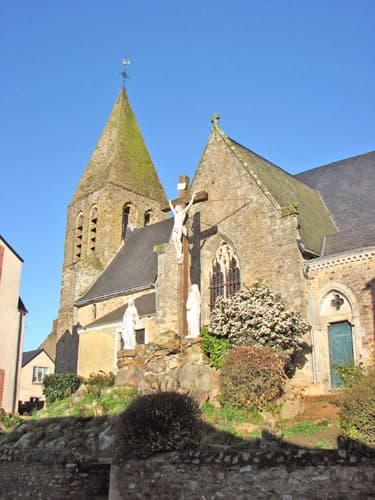 église Saint-Pierre de Parné-sur-Roc à Parné-sur-Roc
