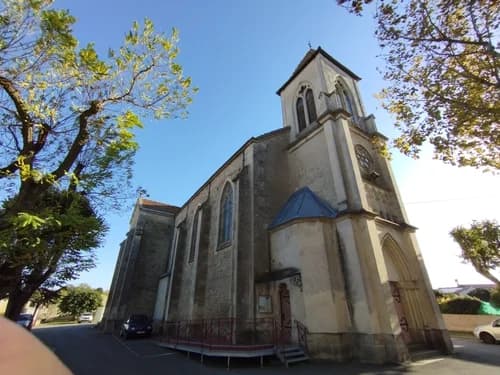 église de la Nativité de Labastide-d'Anjou à Labastide-d'Anjou