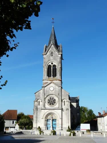 église Notre-Dame-de-la-Nativité de Tocane-Saint-Apre à Tocane-Saint-Apre