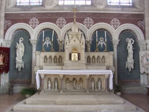 église Saint-André de Port-en-Bessin-Huppain à Port-en-Bessin-Huppain