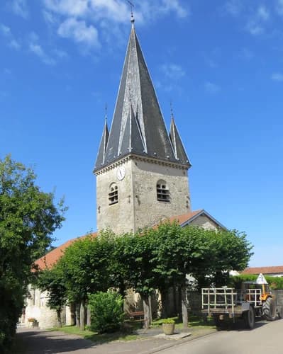 église Saint-Aubin de Charmes-la-Grande à Charmes-la-Grande
