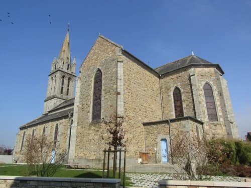 église Saint-Aubin d'Yffiniac à Yffiniac