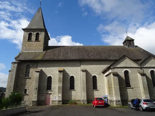 église Sainte-Jeanne-d'Arc d'Ydes à Ydes