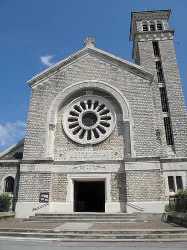 église Sainte-Jeanne-d'Arc de Vaires-sur-Marne à Vaires-sur-Marne