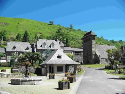 église Saint-Projet de Saint-Projet-de-Salers à Saint-Projet-de-Salers