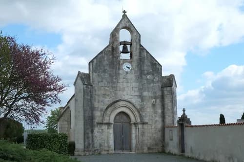 église Saint-Pierre d'Angliers à Angliers