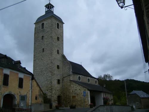 église Saint-Pierre de Saucède à Saucède