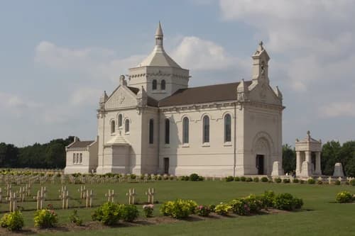 chapelle-basilique Notre-Dame-de-Lorette à Ablain-Saint-Nazaire