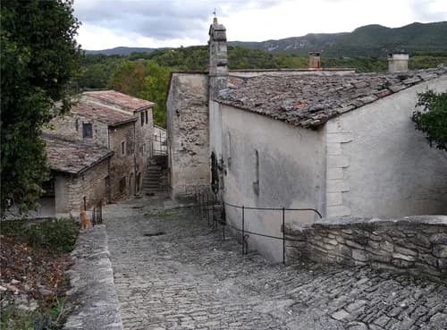 église de la Purification-de-la-Vierge-Marie de Buoux à Buoux