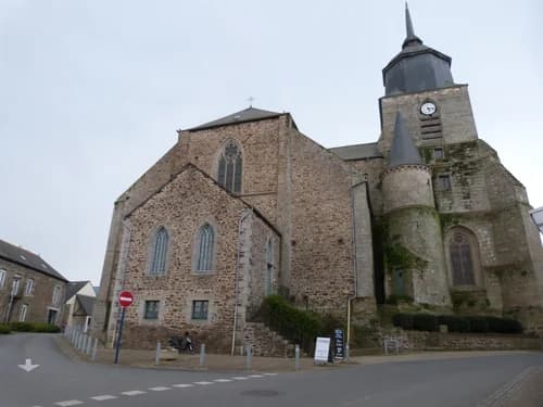 église Saint-Pierre de Plénée-Jugon à Plénée-Jugon