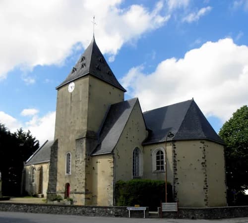 église Saint-Jean-Baptiste d'Ampoigné à Ampoigné