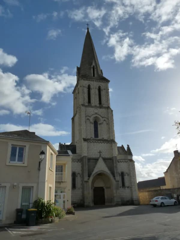 église Notre-Dame de Vernantes à Vernantes