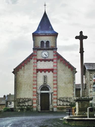 Église de la Vierge-Marie à Versilhac à Yssingeaux