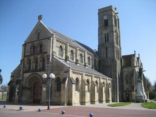 église Saint-Pierre de Lion-sur-Mer à Lion-sur-Mer