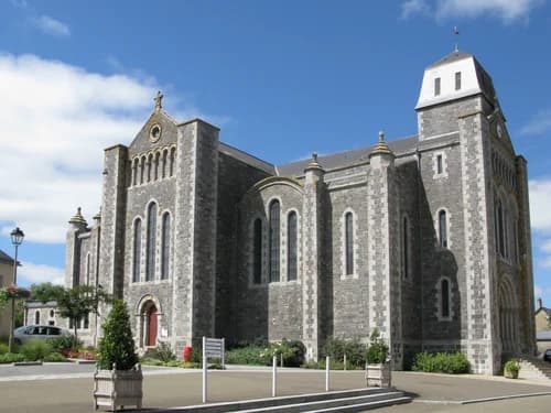 église Saint-Ouen de Saint-Ouën-des-Toits à Saint-Ouën-des-Toits