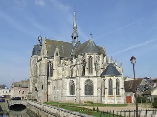 église Saint-Sulpice de Nogent-le-Roi à Nogent-le-Roi