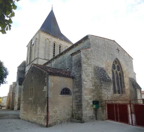 église de l'Assomption de Villeneuve-la-Comtesse à Villeneuve-la-Comtesse