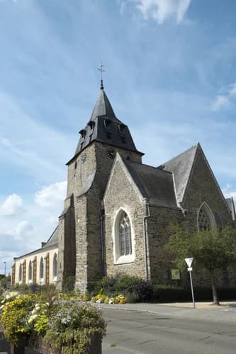 église Saint-Martin de Bazouges à Château-Gontier