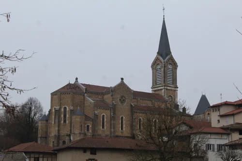 église Saint-Maurice de Neuville-les-Dames à Neuville-les-Dames