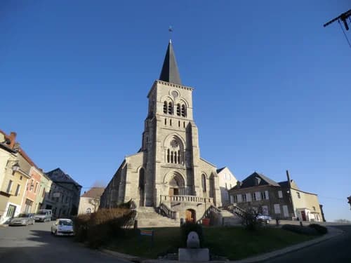 église Saint-Jean-Baptiste du Mayet-de-Montagne à Le Mayet-de-Montagne