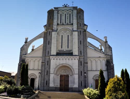 église Saint-Gervais-et-Saint-Protais de Cossé-le-Vivien à Cossé-le-Vivien