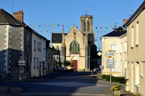 église Saint-Pierre de Méral à Méral