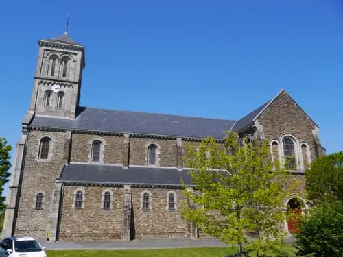 église Saint-Martin de Montsûrs à Montsûrs
