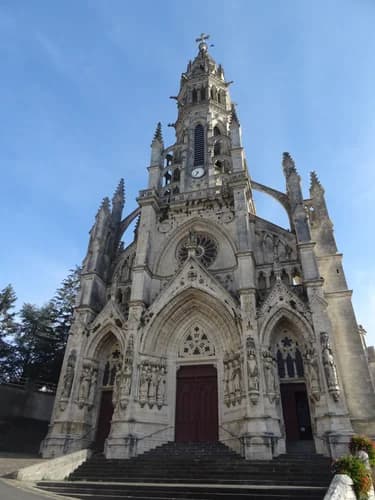 basilique Notre-Dame-des-Enfants à Châteauneuf-sur-Cher