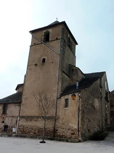 église Saint-Saturnin de Viala-du-Tarn à Viala-du-Tarn