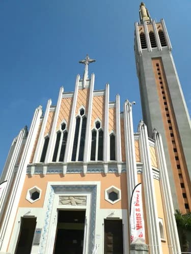 église Notre-Dame-de-Lourdes à Romans-sur-Isère