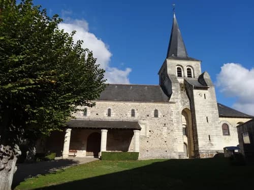 église Saint-Julien de Distré à Distré