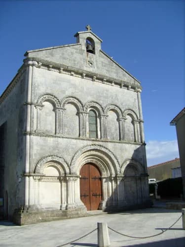 église Saint-Pierre-ès-Liens de Médis à Médis