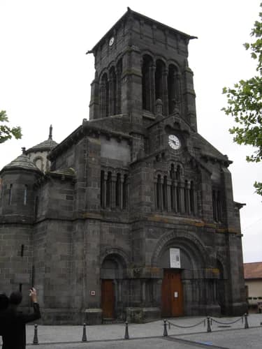 église Saint-Priest de Volvic à Volvic