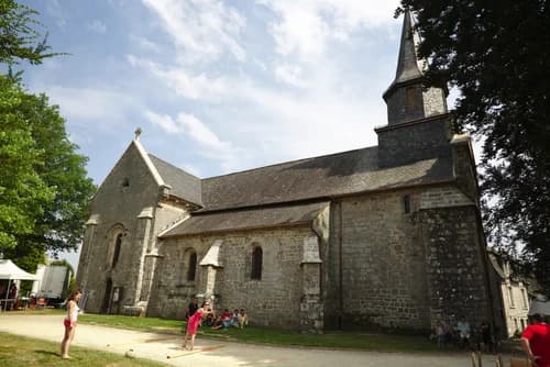 Église église Sainte-Croix de Rosiers-d'Égletons à Rosiers-d'Égletons