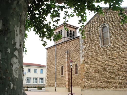 église Saint-Henri de Lapeyrouse-Mornay à Lapeyrouse-Mornay