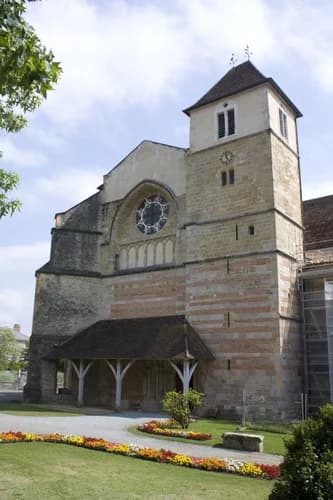 église Saint-Jean de Sorde-l'Abbaye à Sorde-l'Abbaye